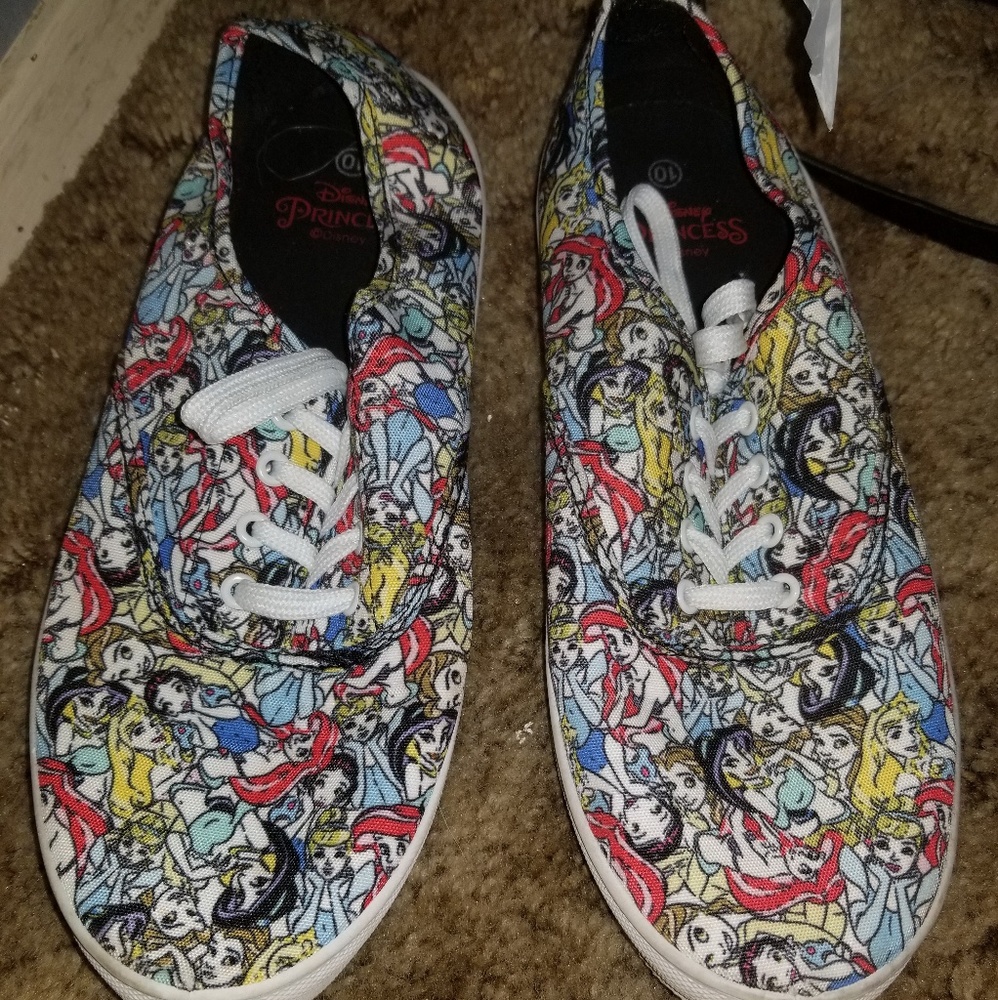 Size 10 princess print shoes